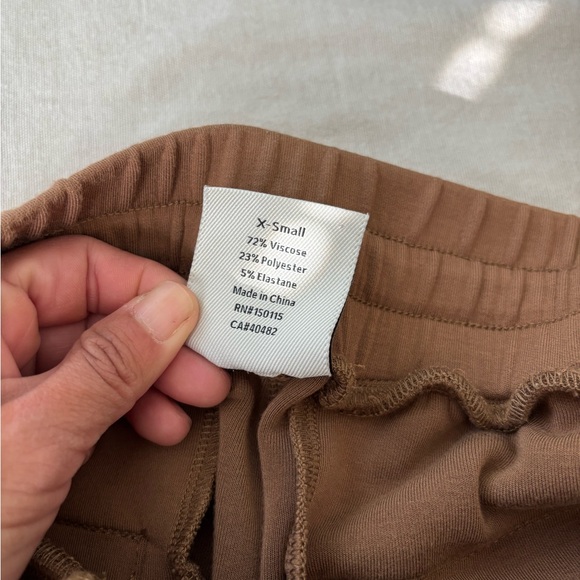 Varley The Slim Pant 25” Cedar color - Picture 7 of 12